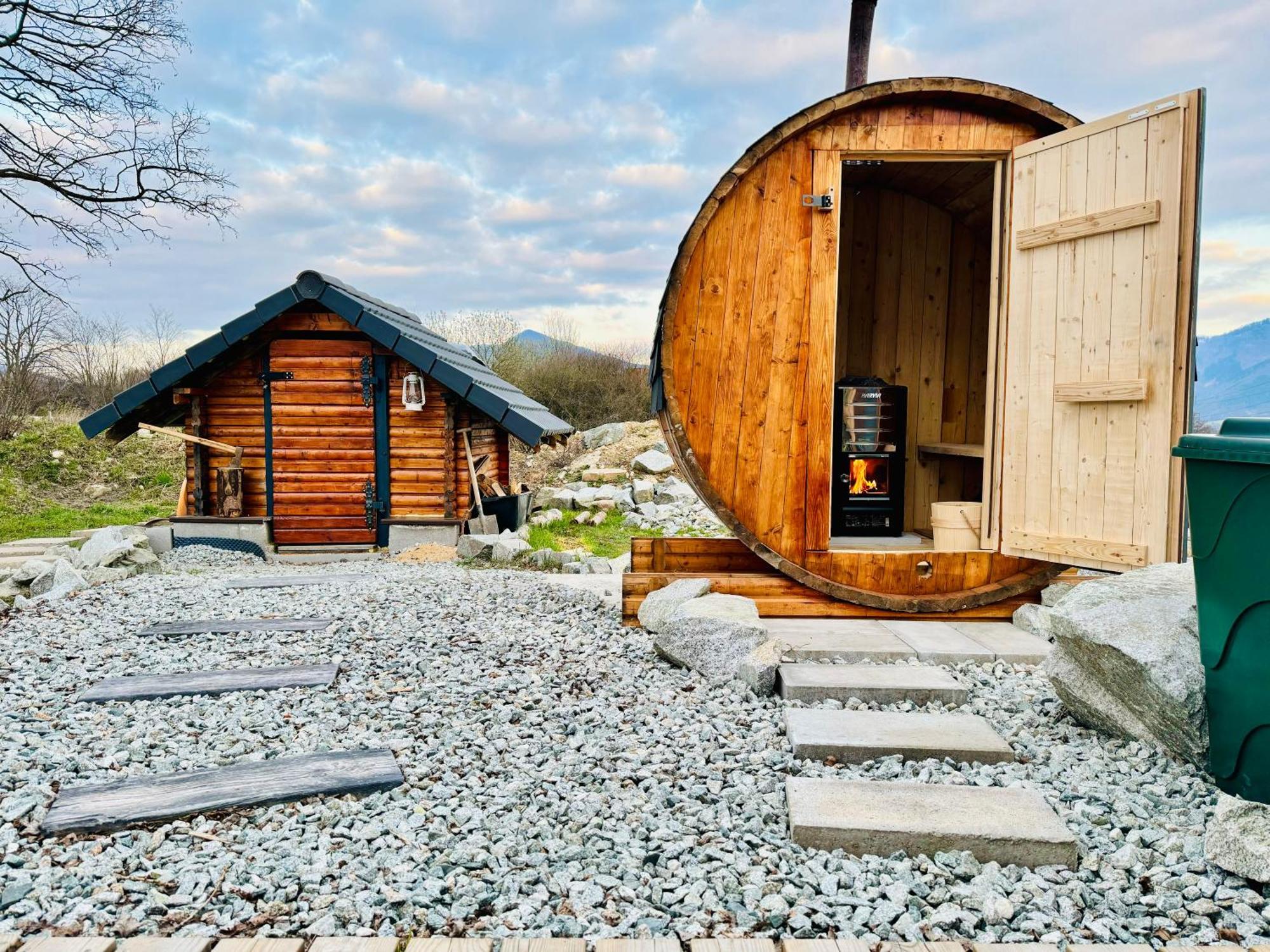 Tiny House With Mountain Views Apartment Turany Luaran gambar